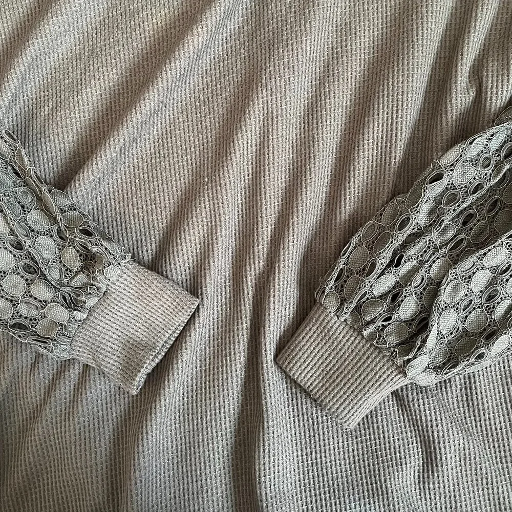 Miholl *Olive Green* Long Sleeve Top | Balloon Lace Sleeves | Zip Closure | EUC - Picture 9 of 10